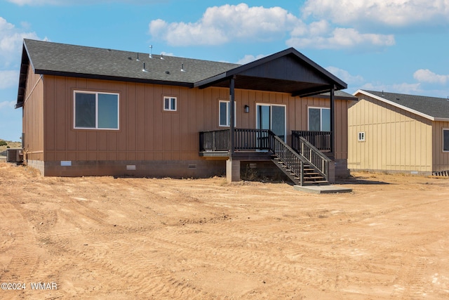159 Willis St, Taylor, AZ 85939 - back of house featuring crawl space, a shingled roof, and cooling unit