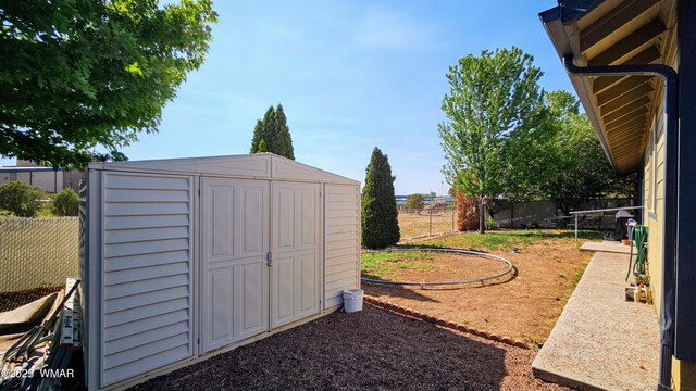 860 N Kiaya Ln, Show Low, AZ 85901 - view of shed with a fenced backyard