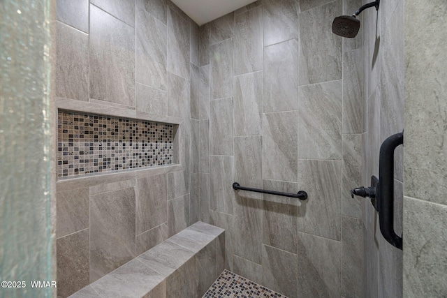 7141 Pair O Dice Rd, Show Low, AZ 85902 - full bath featuring a tile shower