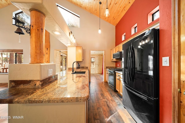 2722 Covered Wagon Trl, Overgaard, AZ 85933 - kitchen featuring black appliances, high vaulted ceiling, wooden ceiling, dark wood-type flooring, and a peninsula