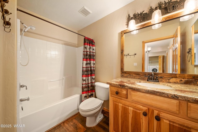 2722 Covered Wagon Trl, Overgaard, AZ 85933 - full bath featuring wood finished floors, vanity, and shower / bath combo with shower curtain