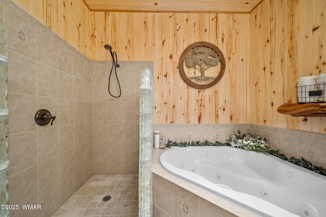4683 Eagle Nest Ct, Lakeside, AZ 85929 - bathroom with tiled shower, a whirlpool tub, and wood walls