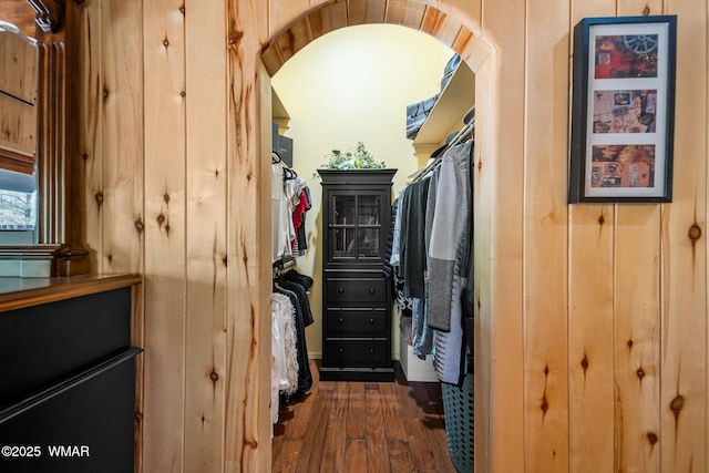 4683 Eagle Nest Ct, Lakeside, AZ 85929 - spacious closet featuring dark wood finished floors
