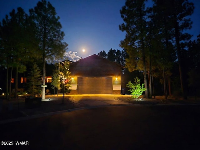 4683 Eagle Nest Ct, Lakeside, AZ 85929 - view of front of house featuring driveway and a garage