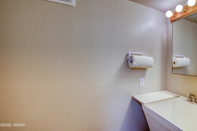1421 N 36th Dr, Show Low, AZ 85901 - bathroom featuring a sink