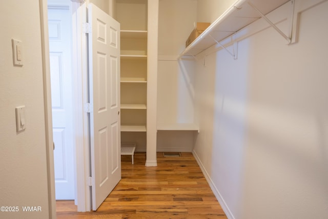 4701 S Manzanita Way, Show Low, AZ 85901 - walk in closet featuring light wood-type flooring