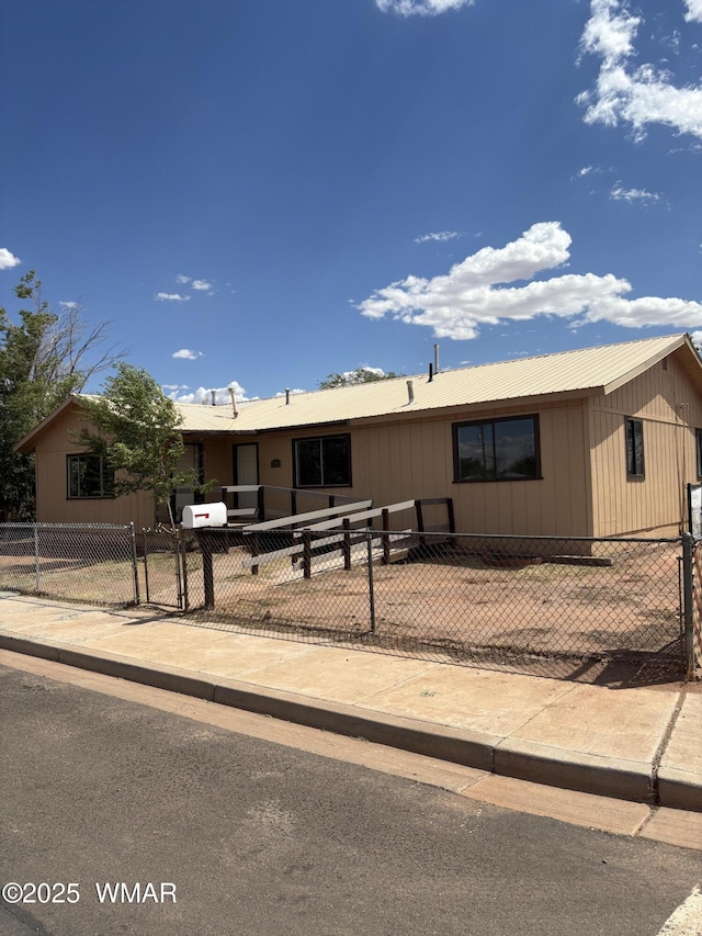 1421 Central St, Winslow, AZ 86047 - photo 8