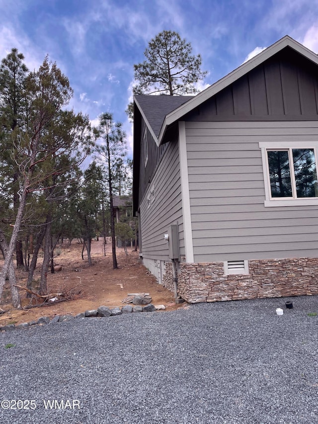 2426 Aspen Run, Pinetop, AZ 85935 - view of side of home with board and batten siding