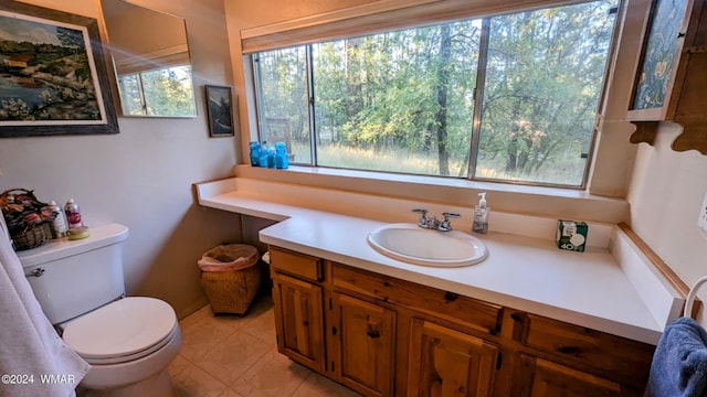 219 Yeager Ln, Lakeside, AZ 85929 - bathroom with toilet and vanity