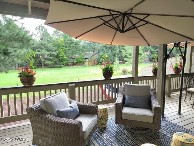 3651 Crown Dancer Dr Unit 8, Pinetop, AZ 85935 - wooden deck featuring a yard