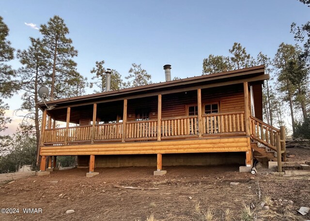 view of front of home featuring metal roof