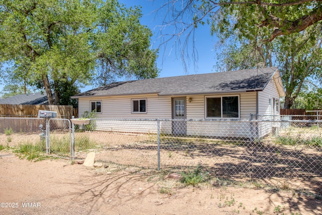 341 W 5th St S, Snowflake, AZ 85937 - ranch-style home with roof with shingles
