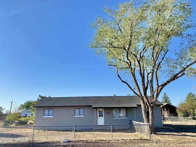 242 E 7th Ave, Eagar, AZ 85925 - view of front of property featuring a fenced front yard