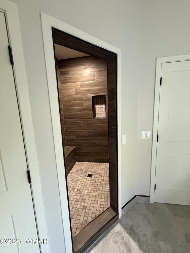 2747 Air Park Dr, Overgaard, AZ 85933 - bathroom featuring a tile shower
