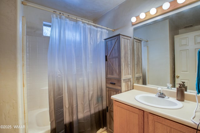 6690 Circle C Ln, Show Low, AZ 85901 - bathroom with vanity and shower / tub combo with curtain