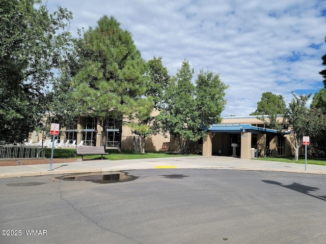 6690 Circle C Ln, Show Low, AZ 85901 - view of front facade with a carport and driveway