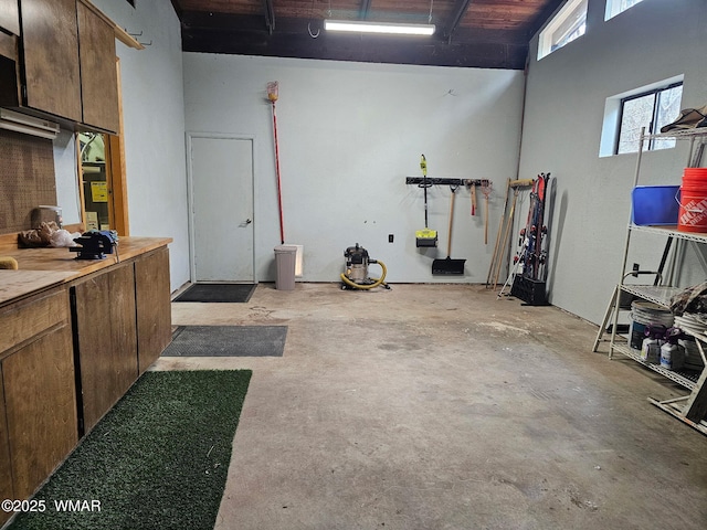 4989 Drifting Snow Loop Unit 4, Pinetop, AZ 85935 - view of garage