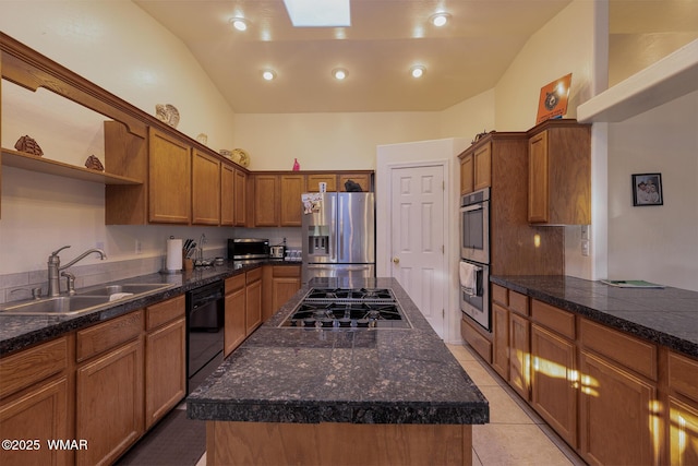 7125 Elk Trl, Show Low, AZ 85901 - kitchen with black appliances, a sink, open shelves, brown cabinets, and lofted ceiling