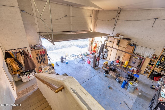 7125 Elk Trl, Show Low, AZ 85901 - garage with concrete block wall