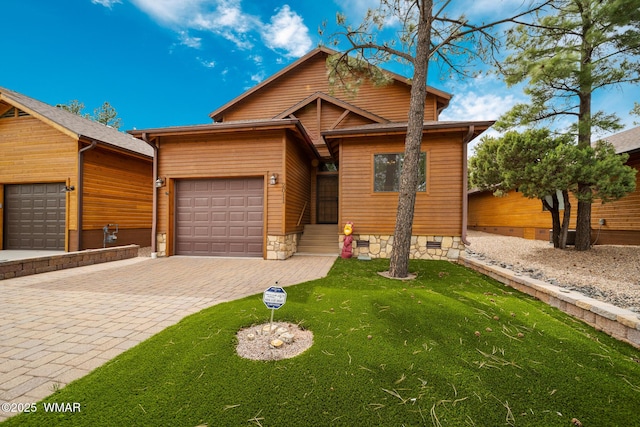 2011 N Lake Breeze Rd, Lakeside, AZ 85929 - view of front of house with decorative driveway, a garage, a front yard, and crawl space
