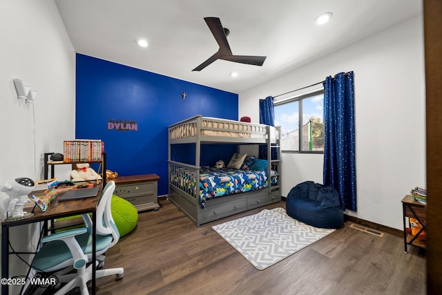 2872 Penny Ln, Lakeside, AZ 85929 - bedroom with wood finished floors, ceiling fan, recessed lighting, and baseboards