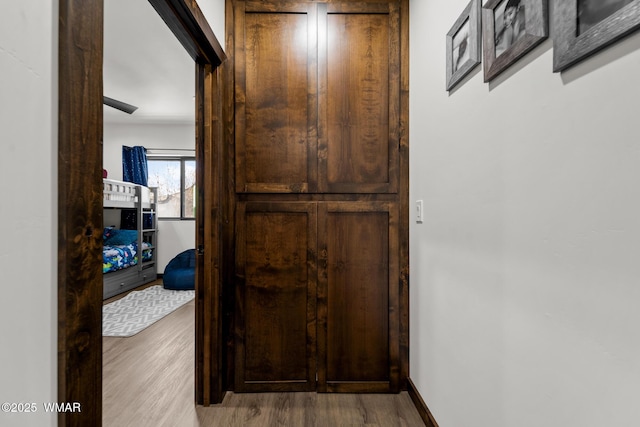 2872 Penny Ln, Lakeside, AZ 85929 - corridor featuring wood finished floors