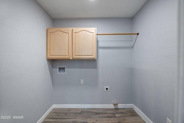 261 S 5th Pl, Show Low, AZ 85901 - laundry room featuring hookup for a washing machine, dark wood-type flooring, cabinet space, and hookup for an electric dryer