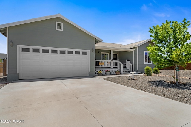 289 N Divot Dr, Eagar, AZ 85925 - single story home featuring concrete driveway and a garage