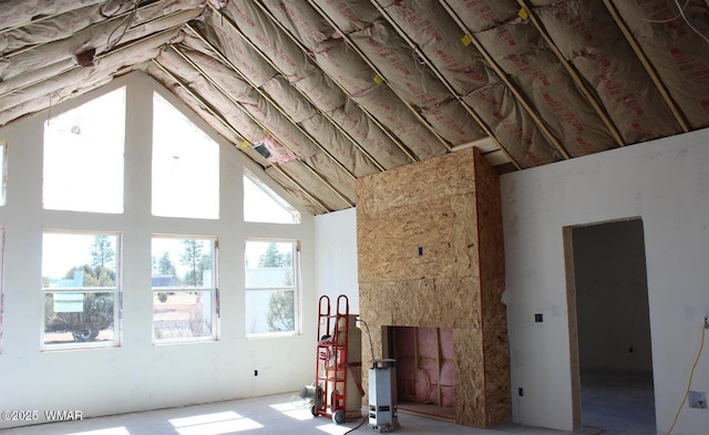 2730 Church Ln, Overgaard, AZ 85933 - interior space featuring high vaulted ceiling