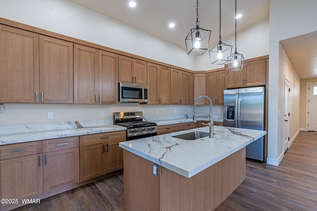 840 E Blue Jay Ln, Show Low, AZ 85901 - kitchen featuring appliances with stainless steel finishes, high vaulted ceiling, dark wood-type flooring, brown cabinets, and hanging light fixtures