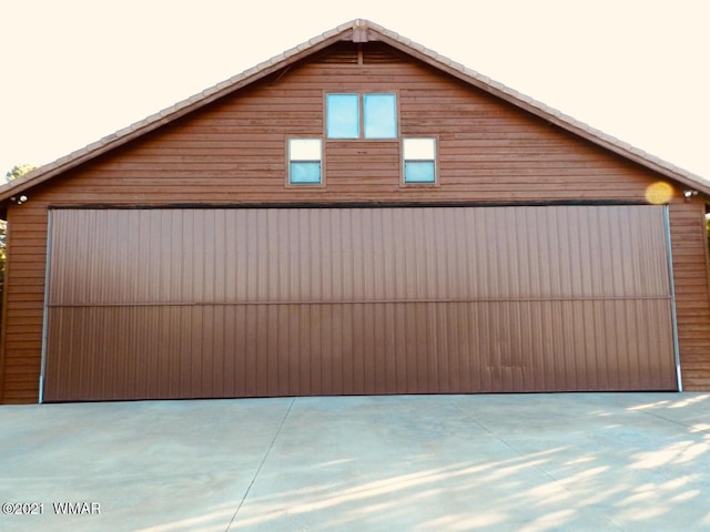 2344 Hellcat Cir, Overgaard, AZ 85933 - view of garage