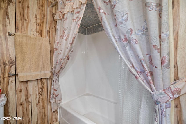 367 S Main St, Eagar, AZ 85925 - full bathroom featuring shower / tub combo with curtain