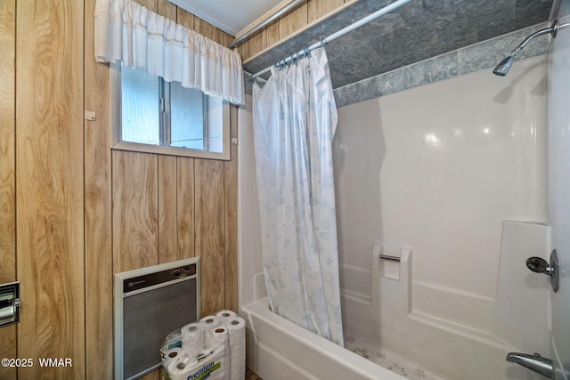 367 S Main St, Eagar, AZ 85925 - full bath with shower / tub combo with curtain and heating unit