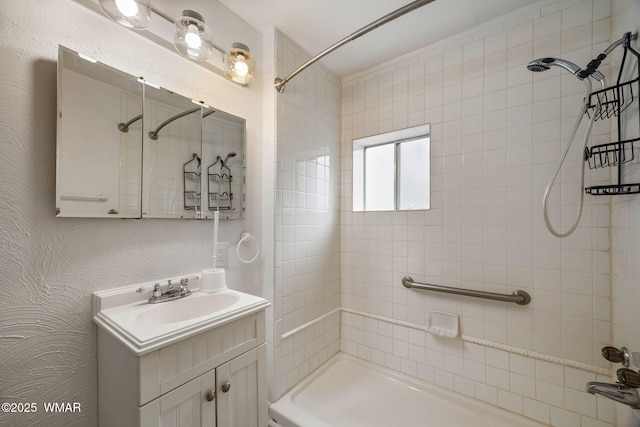 3510 Sunset Ln, Lakeside, AZ 85929 - full bathroom featuring a shower and vanity