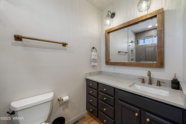 1415 N Lake View Cir, Lakeside, AZ 85929 - bathroom featuring vanity and wood finished floors