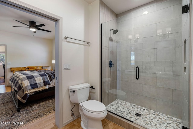 1415 N Lake View Cir, Lakeside, AZ 85929 - full bathroom featuring ensuite bath, wood finished floors, a shower stall, and a ceiling fan