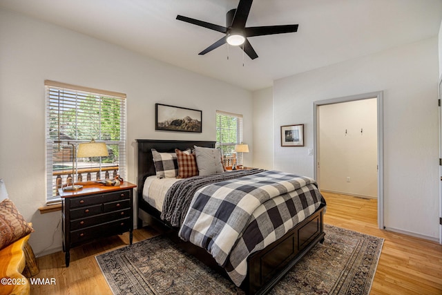 1415 N Lake View Cir, Lakeside, AZ 85929 - bedroom with light wood-style floors and a ceiling fan