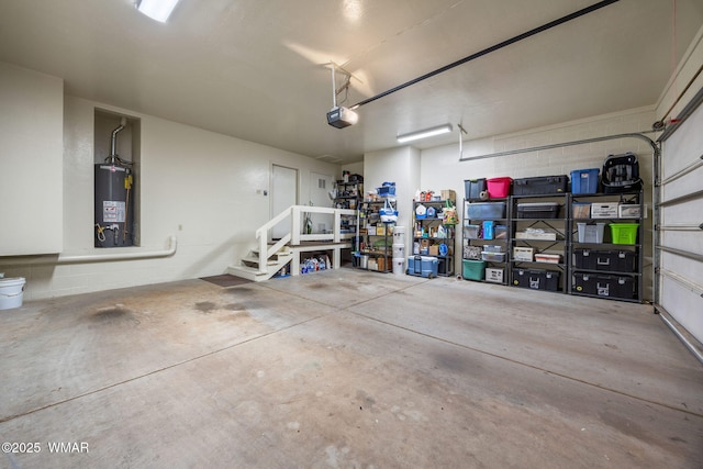 1030 Chamberlain Way, Show Low, AZ 85901 - garage featuring a garage door opener and gas water heater