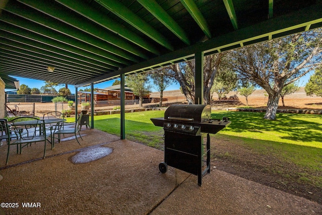 1030 Chamberlain Way, Show Low, AZ 85901 - fenced backyard featuring area for grilling and a patio