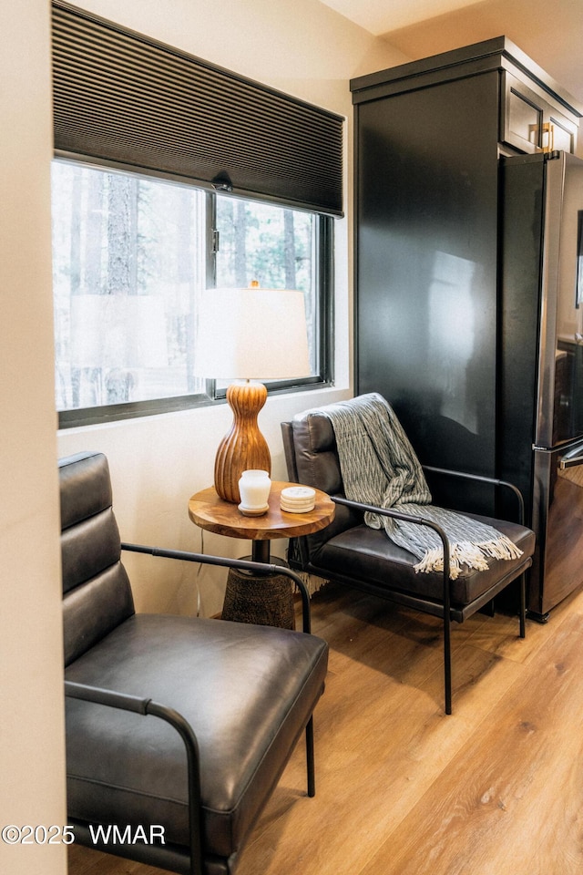 4251 Branding Iron Loop, Pinetop, AZ 85935 - sitting room with light wood-style flooring