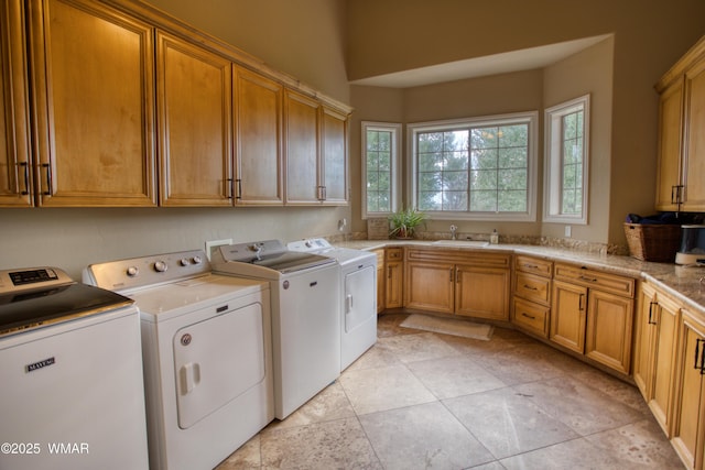 7444 Caldwell Canyon Rd, Snowflake, AZ 85937 - laundry area with washing machine and dryer and cabinet space