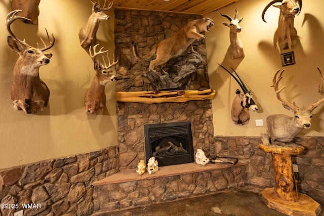 7444 Caldwell Canyon Rd, Snowflake, AZ 85937 - detailed view of wood ceiling and a stone fireplace