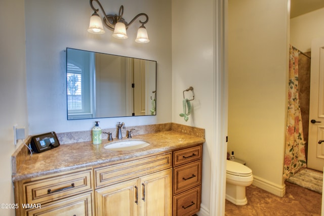 7444 Caldwell Canyon Rd, Snowflake, AZ 85937 - full bath featuring vanity, toilet, tile patterned floors, and a shower with shower curtain
