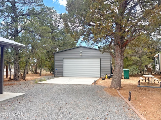 2872 Mustang Trl, Overgaard, AZ 85933 - detached garage with driveway