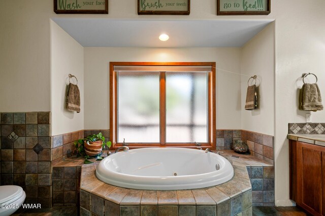 1610 S Canyon Ridge Trl, Show Low, AZ 85901 - full bath with a jetted tub, toilet, and vanity