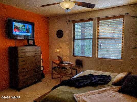 bedroom with a ceiling fan