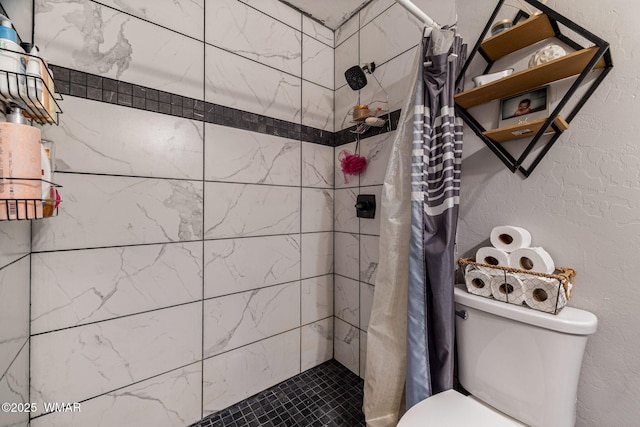 389 E 3rd St, Eagar, AZ 85925 - bathroom featuring a tile shower