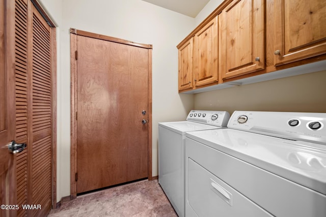 420 N Retreat Way, Show Low, AZ 85901 - laundry area featuring independent washer and dryer, cabinet space, and baseboards