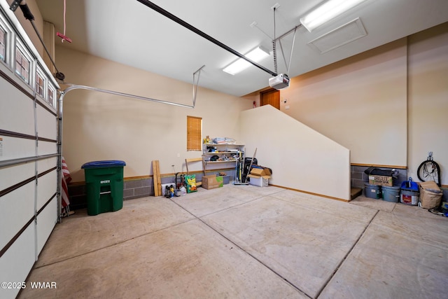 420 N Retreat Way, Show Low, AZ 85901 - garage featuring a garage door opener