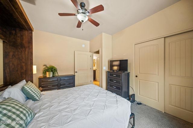 bedroom with carpet flooring, a ceiling fan, and a closet